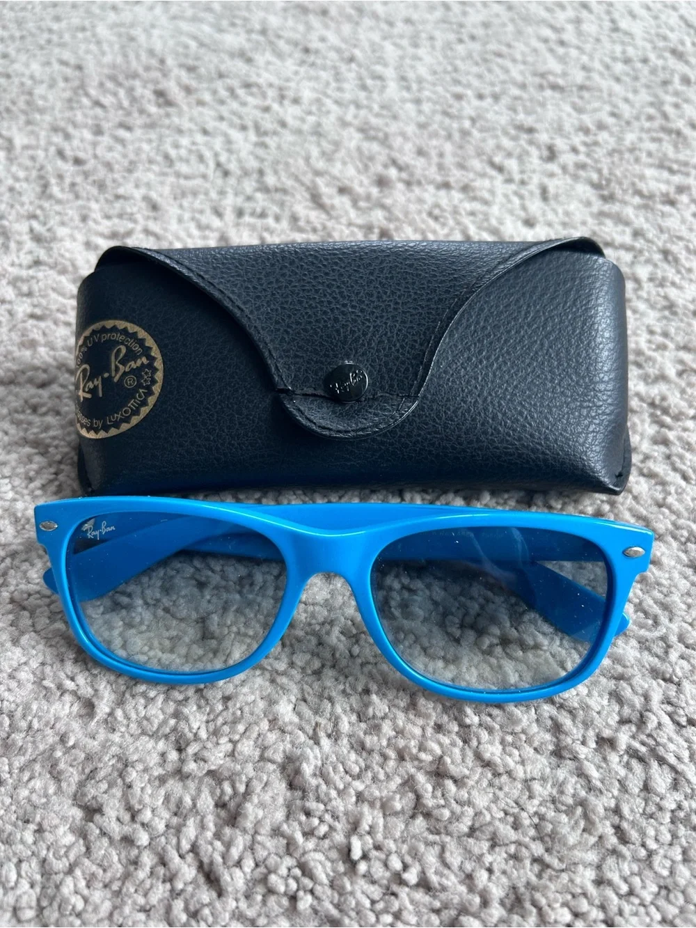 Ray-Ban Women’s Bright Blue Wayfarer Sunglasses